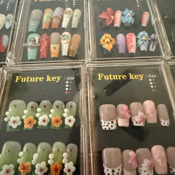 Colorful Nail Art Set with Floral and Geometric Patterns - Picture 3 of 5